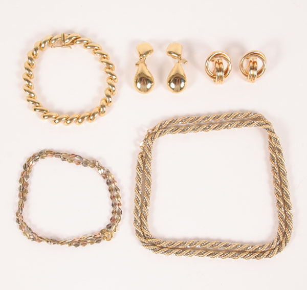 Appraisal: Lot of pieces gold K jewelry including rope chain multi