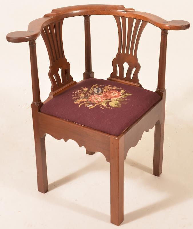 Appraisal: Chippendale Style Mahogany Corner Chair Chippendale Style Mahogany Corner Chair