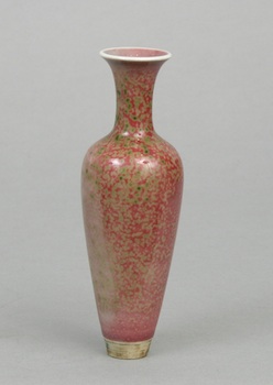 Appraisal: Porcelain Peachbloom Bud Vase with a KangXi Mark A Chinese