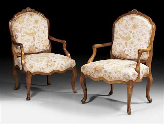 Appraisal: PAIR OF FAUTEUILS A LA REINE Louis XV Bern th