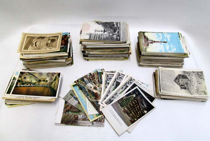 Appraisal: A LARGE COLLECTION APPROXIMATELY PLUS COLLECTIBLE POSTCARDS both color and