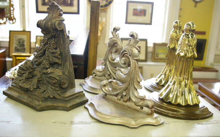 Appraisal: Group of Five Bracket Shelves consisting of a good pair