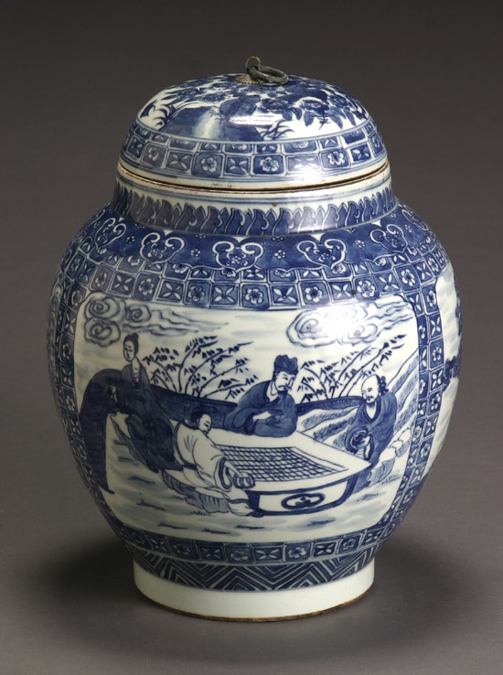 Appraisal: Chinese Blue and White Covered Jar Guangxu-Xuantong - Minor glaze