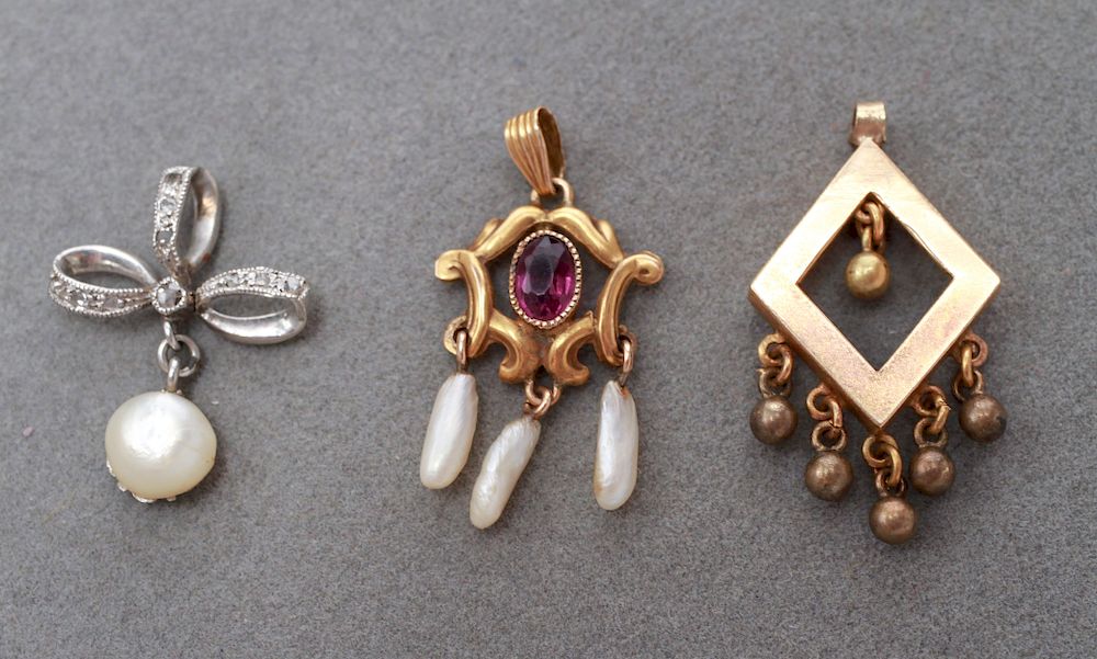 Appraisal: K K Gold Diamonds Amethyst Pearls Pendants K Edwardian white