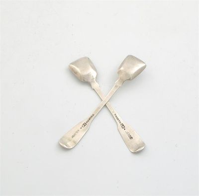 Appraisal: A pair of George IV Irish fiddle salt shovels by