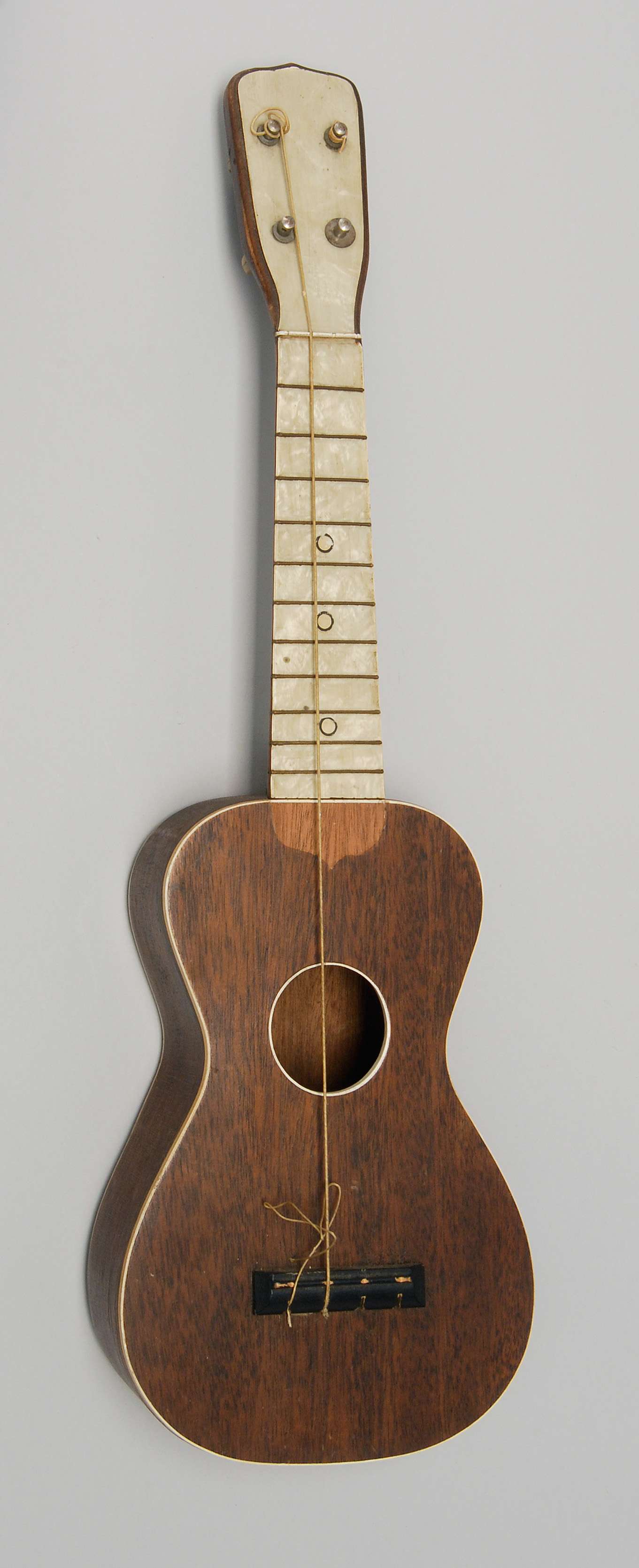 Appraisal: 'S SOPRANO UKELELE BY RICHTER MFG CO of Chicago Ill