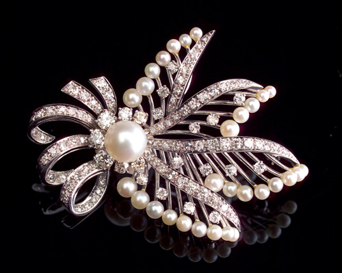 Appraisal: 's Diamond and pearl brooch in k white gold with