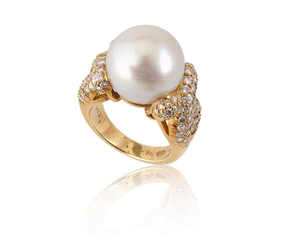 Appraisal: MM SOUTH SEA PEARL AND DIAMOND RING K yellow gold