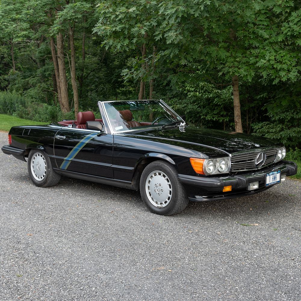 Appraisal: Mercedes-Benz SL Hardtop Convertible Finished in black with claret leather