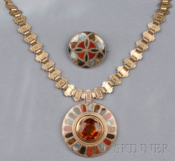 Appraisal: Two Victorian Scottish Agate Jewelry Items a pendant set with