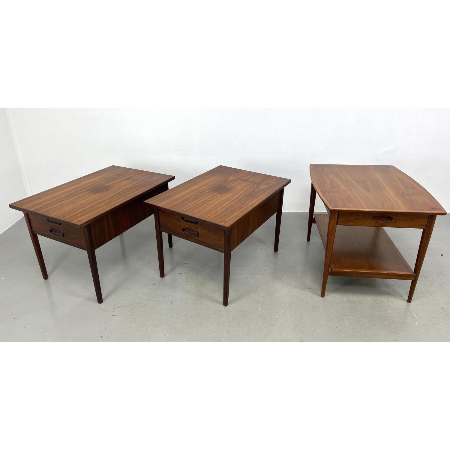 Appraisal: pcs Mid Century Modern Side Tables Heritage and unmarked Dimensions