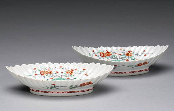 Appraisal: A pair of Kakiemon style oval porcelain dishes th Century