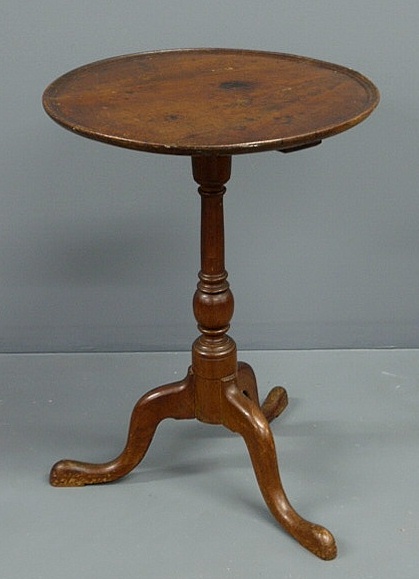 Appraisal: Pennsylvania Queen Anne walnut candlestand with a circular top turned