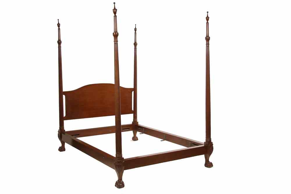 Appraisal: FOUR-POSTER BED - Chippendale Style Four-Poster Bed in mahogany with