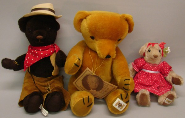 Appraisal: Lot of House of Nisbet Bears England Tagged tan mohair