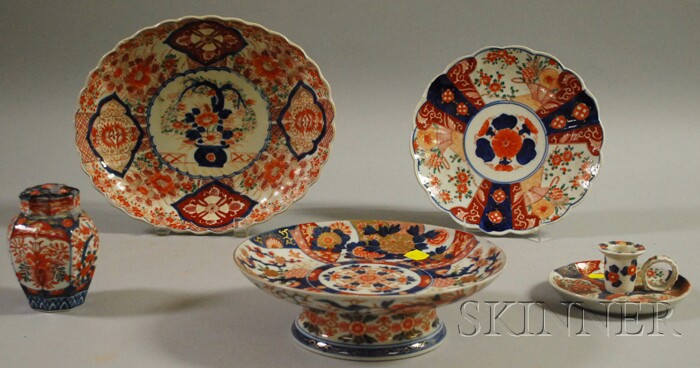 Appraisal: Five Pieces of Imari Porcelain Tableware a pastry pedestal tea