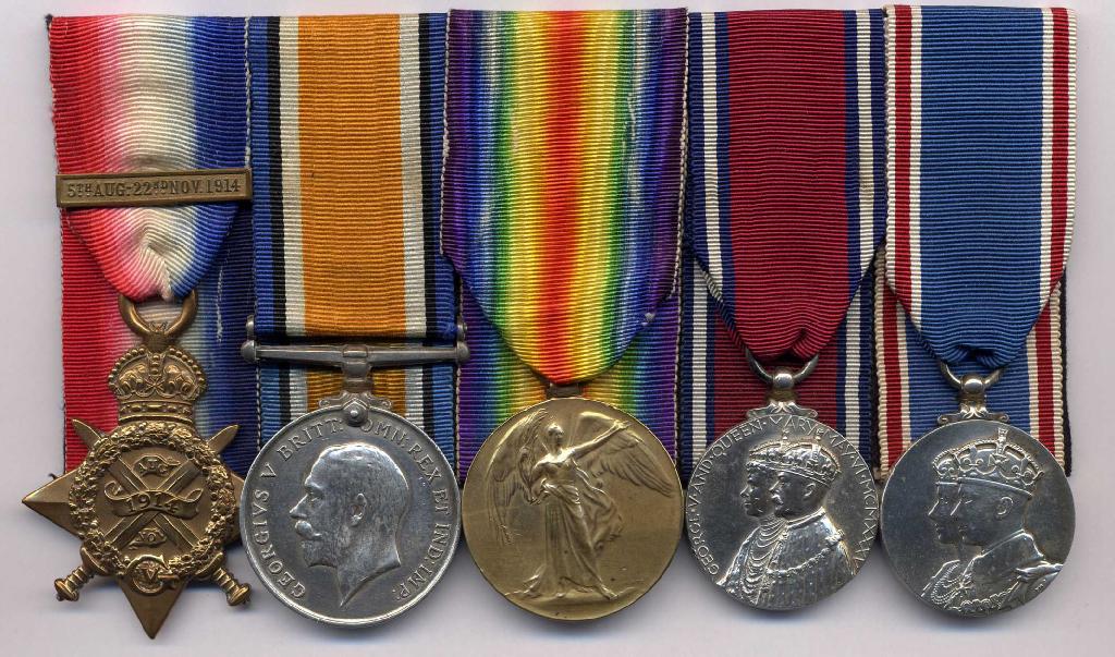 Appraisal: World War One Group of Five Star th Aug- Nov