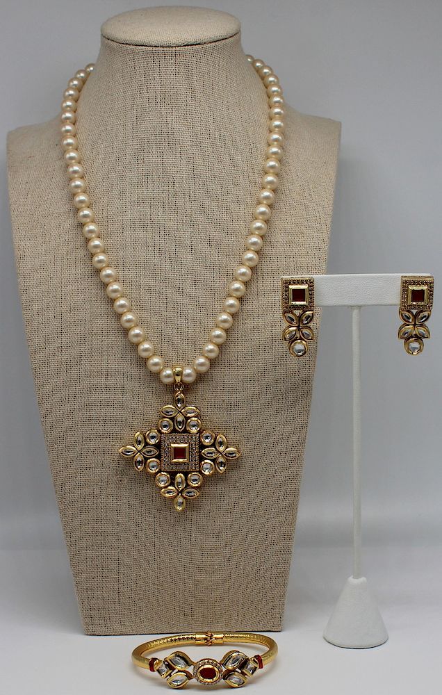 Appraisal: JEWELRY Maharani or Rajasthani Jewelry Suite Indian jewelry suite in