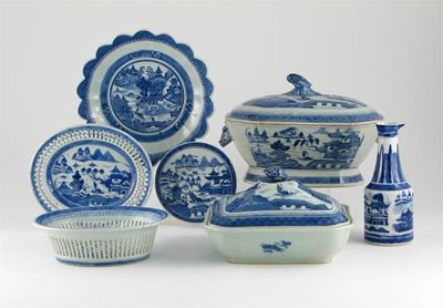 Appraisal: Chinese blue and white porcelain comprising two tureens and covers