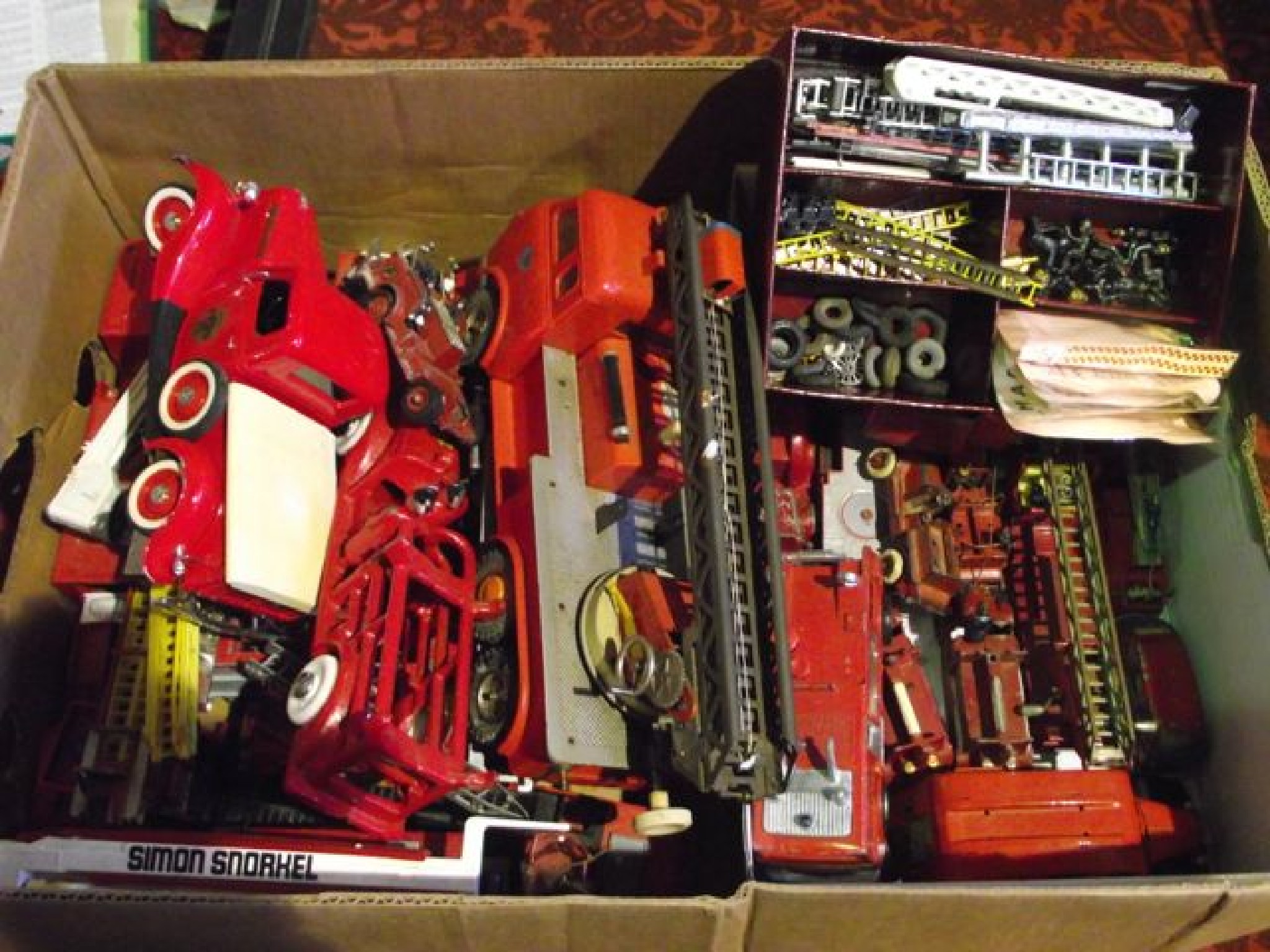 Appraisal: A box containing a selection of die cast and other