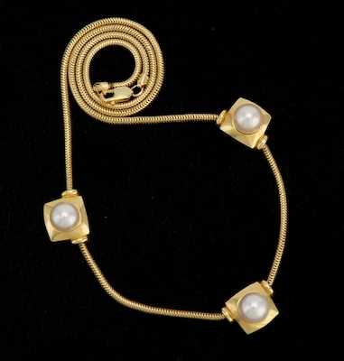 Appraisal: A Ladies's k Gold and Pearl Necklace k yellow gold