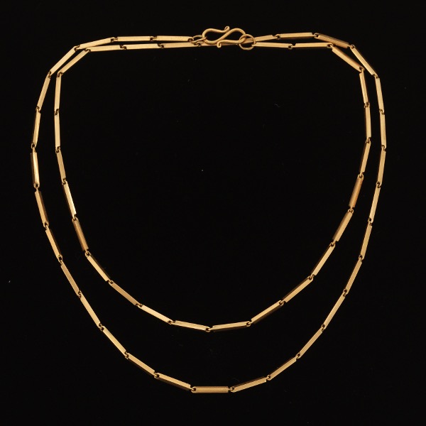 Appraisal: DELICATE BAR LINK NECKLACE L k yellow gold bar link