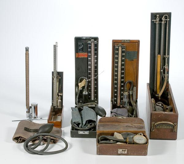 Appraisal: EARLY TH CENTURY SPHYGMOMANOMETERS MANOMETERS AND OTHER BLOOD PRESSURE DEVICES