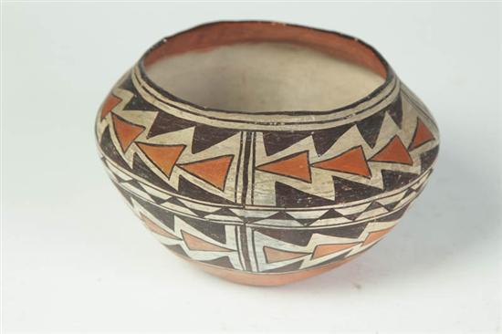 Appraisal: AMERICAN INDIAN POT Acoma New Mexico ca Geometric ''arrow'' designs