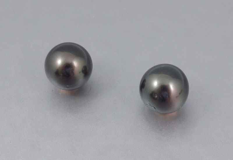 Appraisal: SOUTH SEA TAHITIAN BLACK PEARL EARRINGS mm cultured pearl earrings