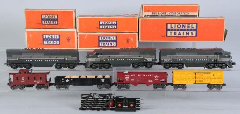 Appraisal: Lionel No W O-Gauge Freight Set in OB Description Post-war