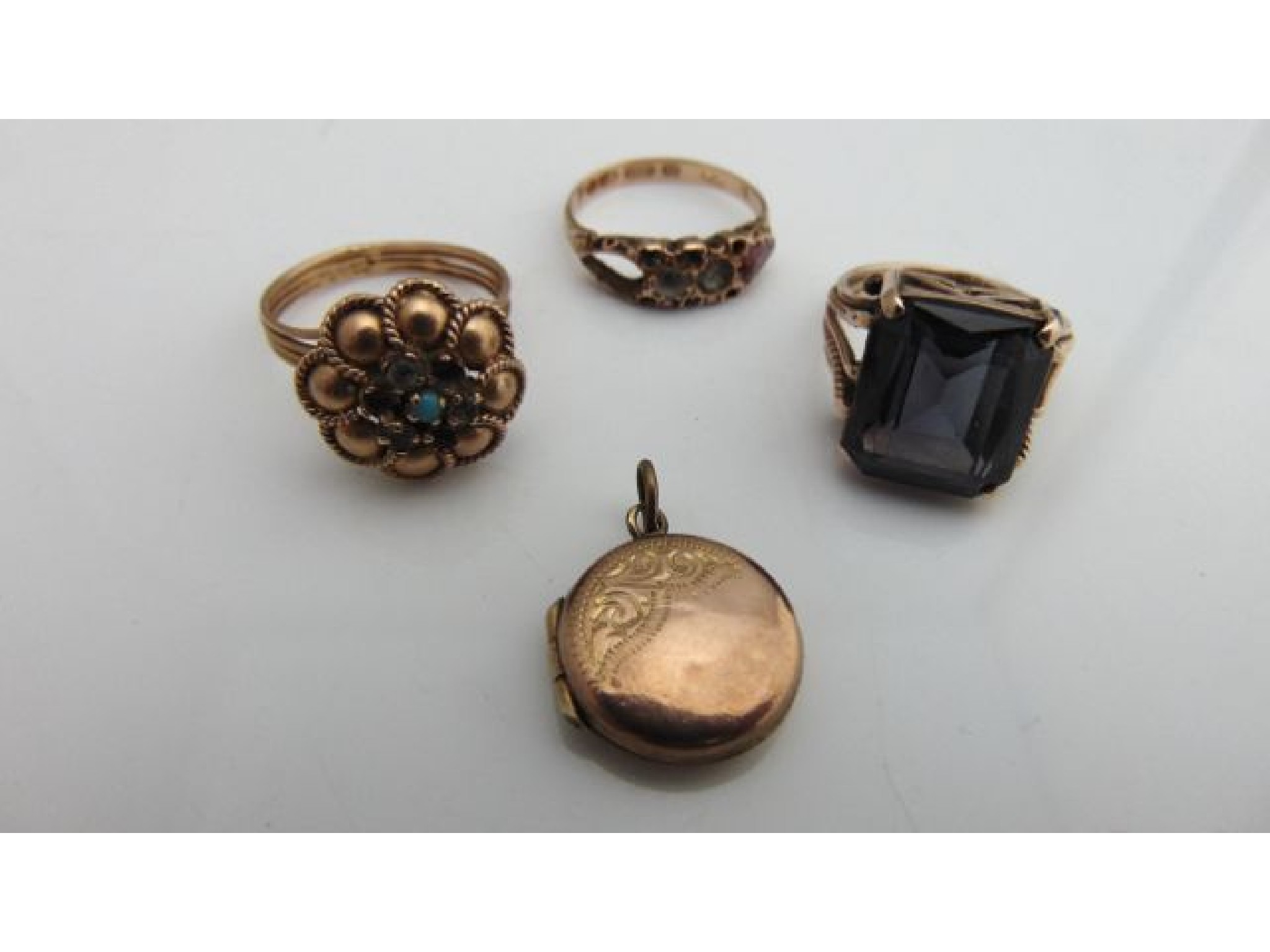 Appraisal: A ct gold gem-set ring some stones lacking g a