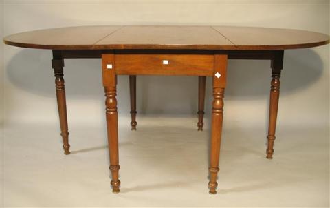 Appraisal: SHERATON MAHOGANY DROP LEAF TABLE The drops leafs over turned