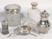 Appraisal: A quantity of hallmarked English silver comprising a silver tea