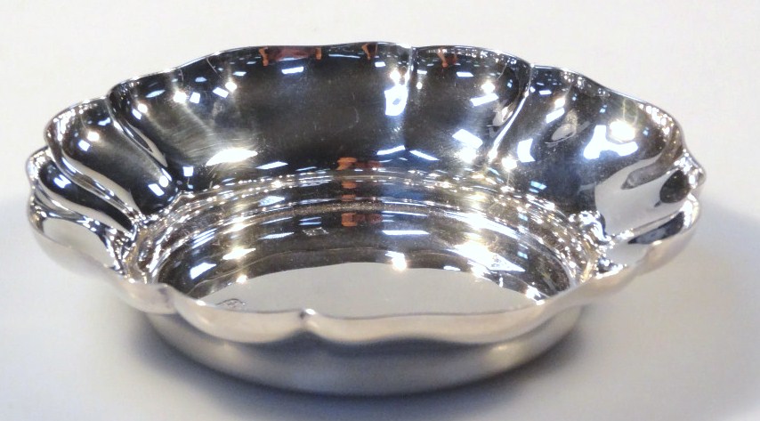 Appraisal: An Elizabeth II silver dish by Barker Brothers of floral