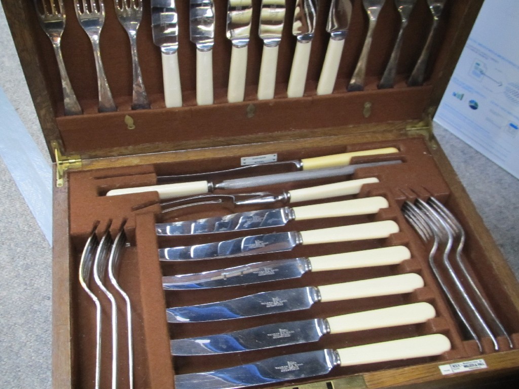 Appraisal: Lot comprising oak canteen of cutlery piece a quantity of