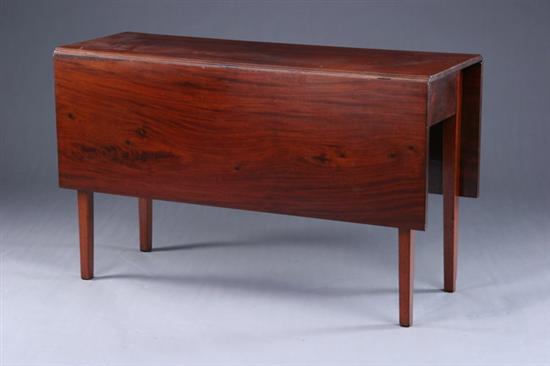 Appraisal: FEDERAL MAHOGANY DROP-LEAF DINING TABLE late th early th century