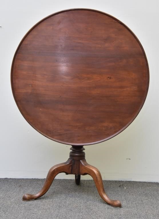 Appraisal: Pennsylvania Queen Anne walnut tea table circa with dish top