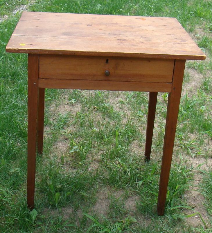 Appraisal: ANTIQUE AMERICAN HEPPLEWHITE ONE-DRAWER TAP TABLE Circa Probably Southern Old