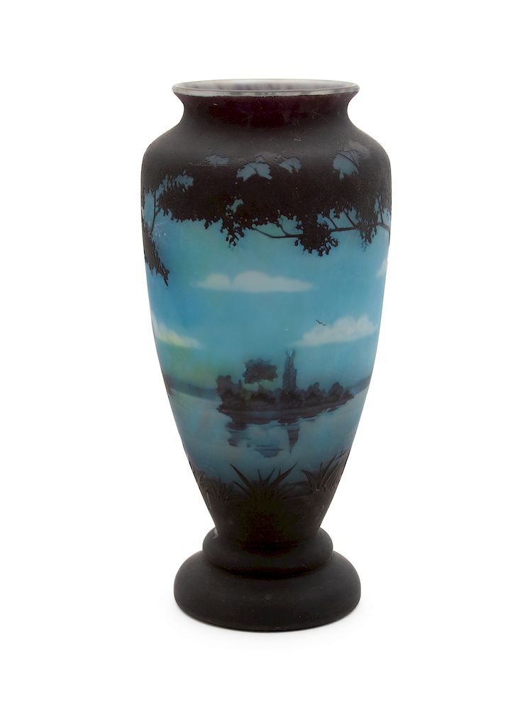 Appraisal: A Daum Cameo Vase A Daum Cameo Glass Vase TH