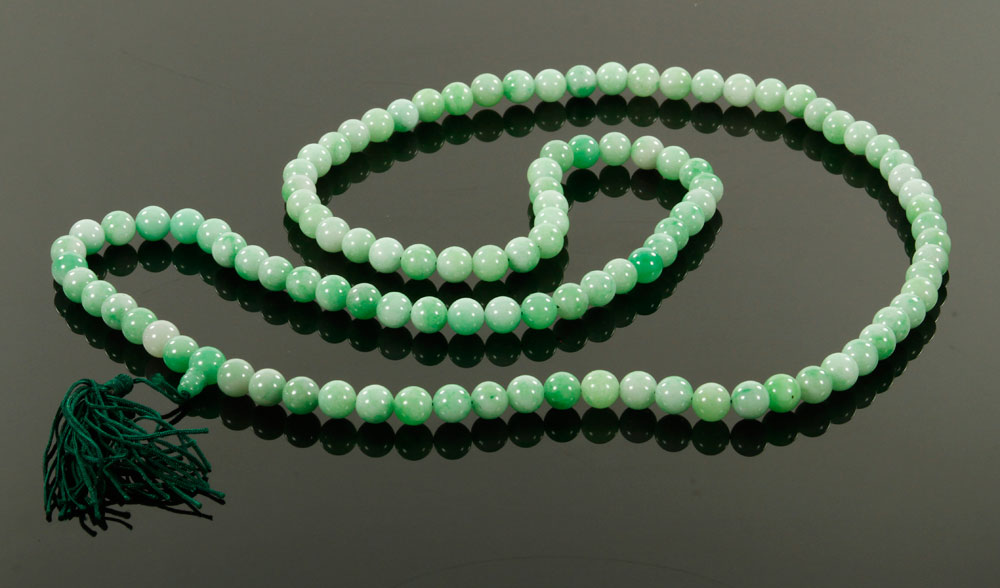 Appraisal: - Chinese Jade Necklace Chinese necklace green jade l Provenance