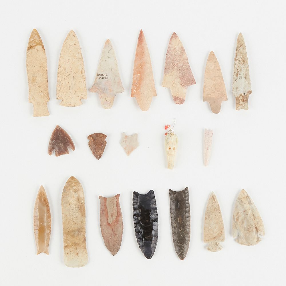 Appraisal: Grp North American Stone Points Arrowheads Group of eighteen North