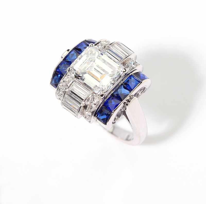 Appraisal: A late Art Deco diamond and sapphire ring Circa platinum