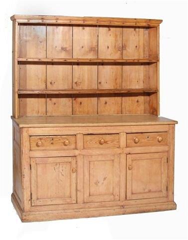 Appraisal: A Victorian pine dresser with possibly later plate rack above