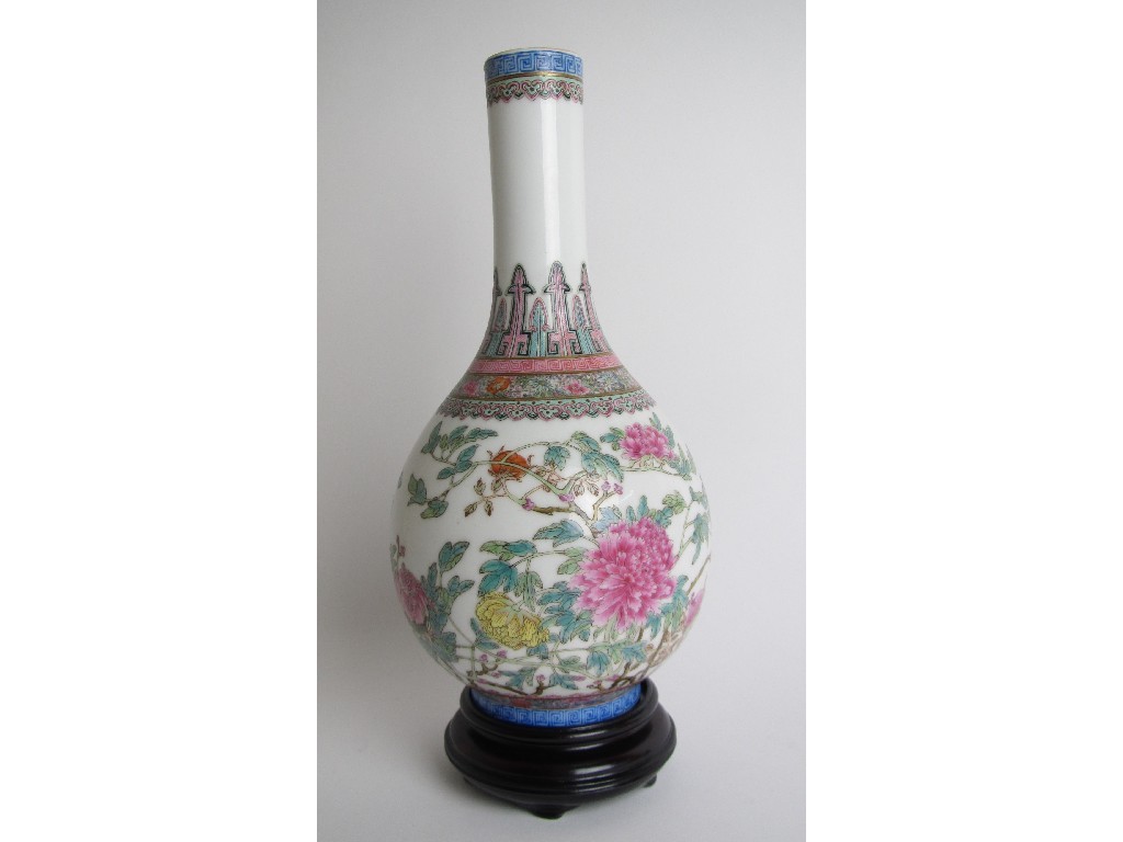 Appraisal: A Chinese famille rose bottle shaped vase painted with a