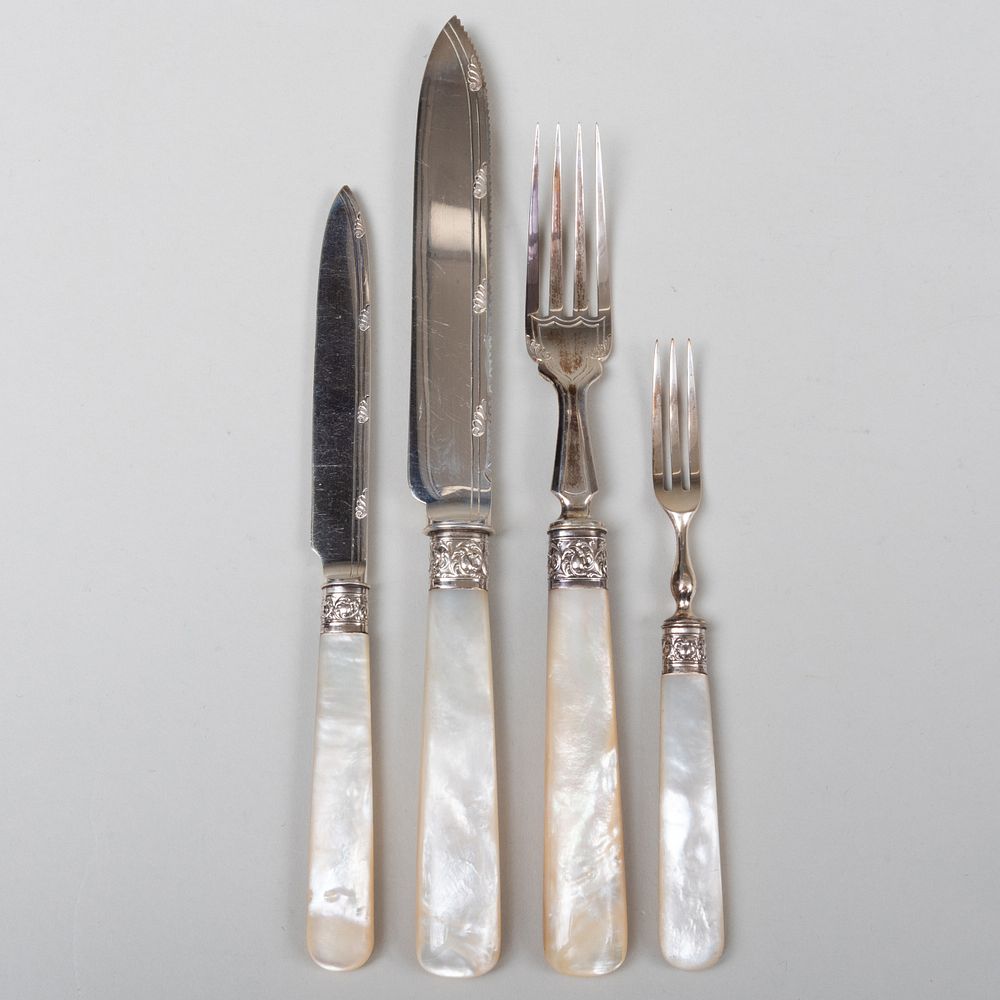 Appraisal: Edward VII Silver and Mother-of-Pearl Fruit Service The blades mark