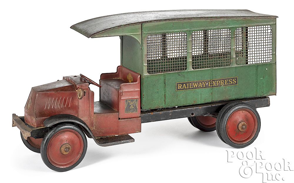 Appraisal: Steelcraft Railway Express Mack delivery truck Steelcraft pressed steel Railway