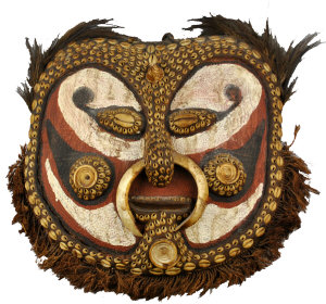 Appraisal: A Papua New Guinean tribal mask constructed from boars' tusks