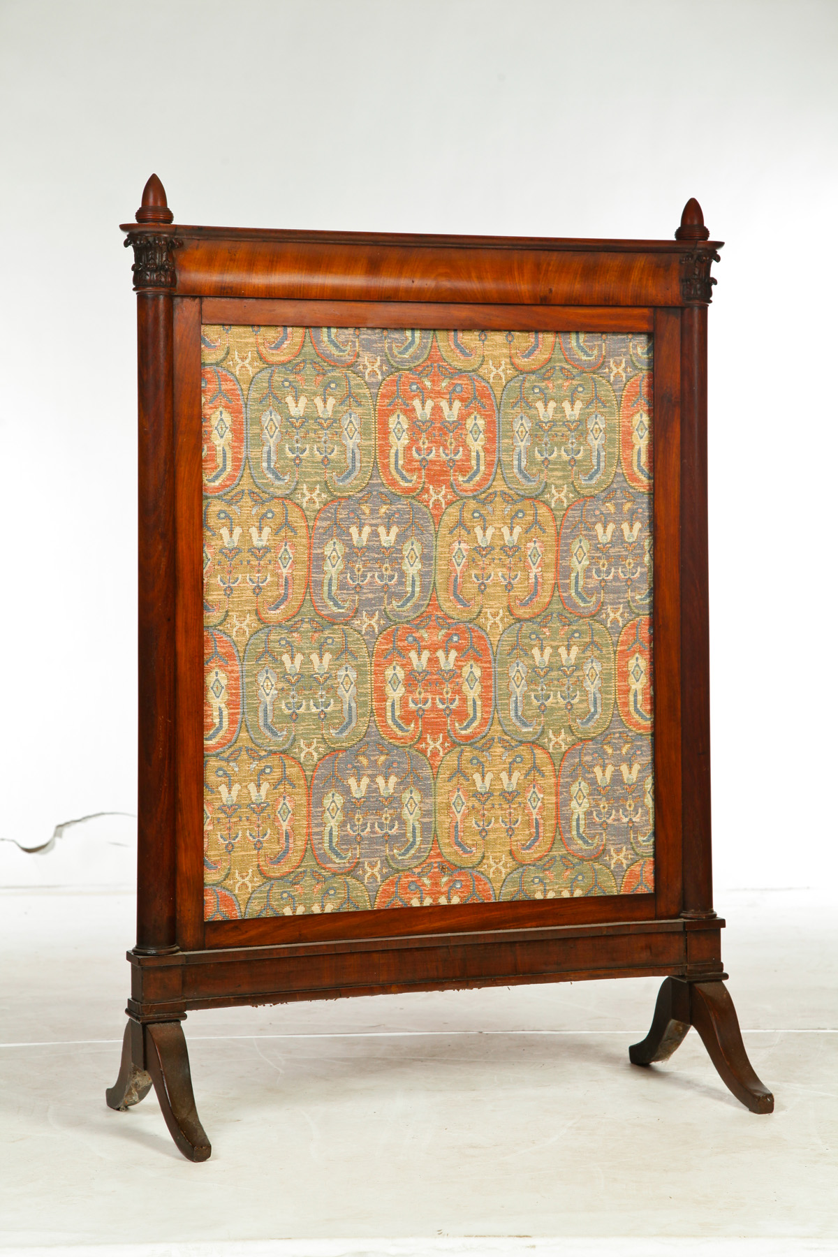 Appraisal: EDWARDIAN FIRE SCREEN England early th century mahogany Central upholstered