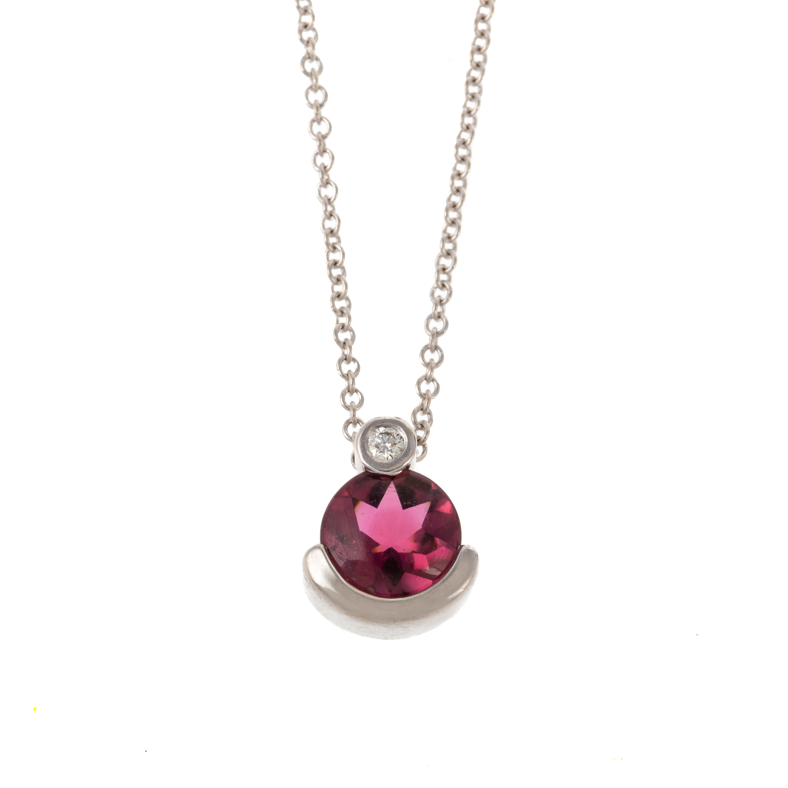 Appraisal: A PINK TOURMALINE DIAMOND PENDANT ON K CHAIN K white