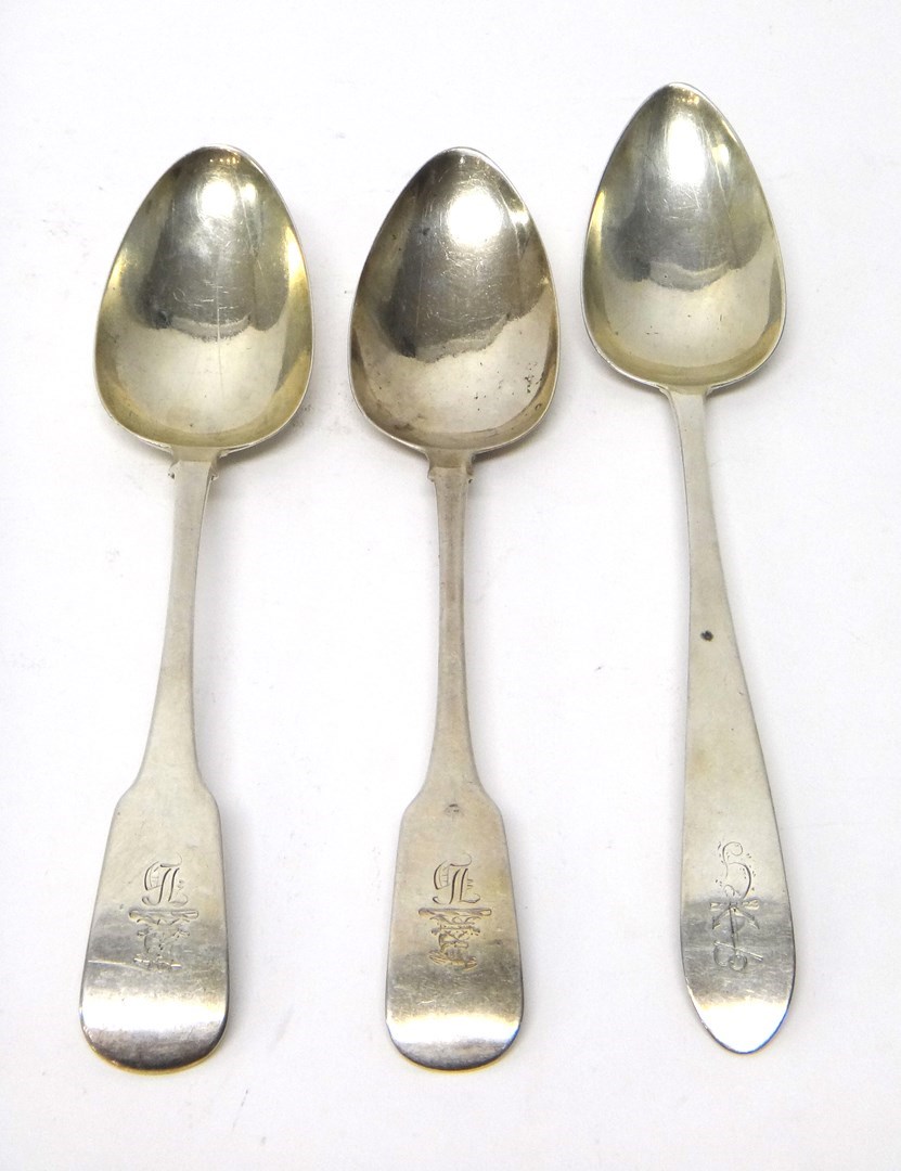 Appraisal: Two Irish silver fiddle pattern tablespoons Dublin and each engraved